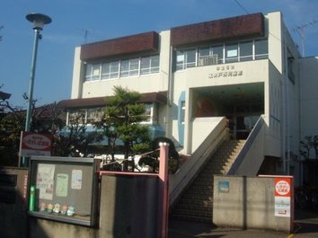 写真：高井戸西児童館の外観