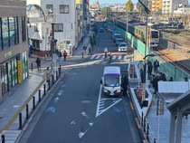 上から見た荻窪駅西口停留所の写真