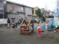 写真：園庭遊びの様子2