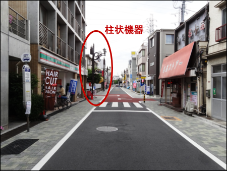 電柱がなくなった商店街の写真