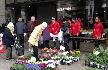 写真：春の即売会の様子1