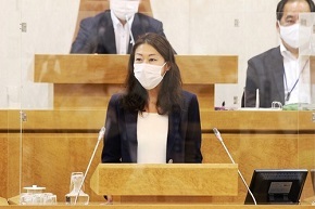 本会議での区長の様子