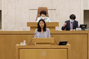 本会議での区長の様子