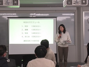 挨拶する区長の様子2