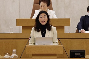 本会議での区長の様子