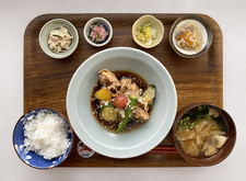 西荻もがめ食堂 鶏と野菜の香味黒酢和え定食