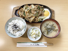 食庵　とんとん 野菜炒め定食